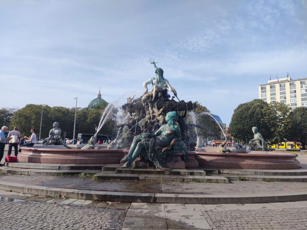 Neptun brunnen